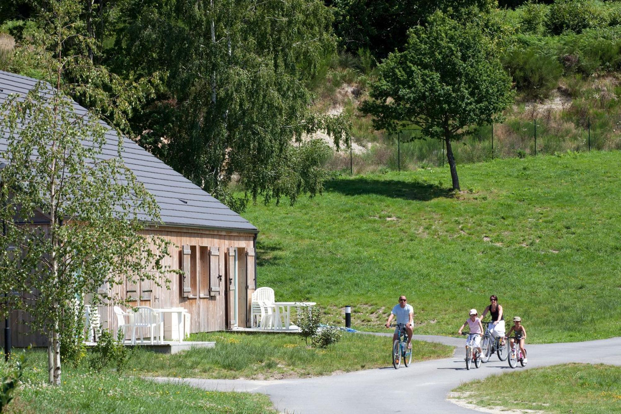 Égletons Vacanceole - Residence Le Domaine Du Bosquet מראה חיצוני תמונה