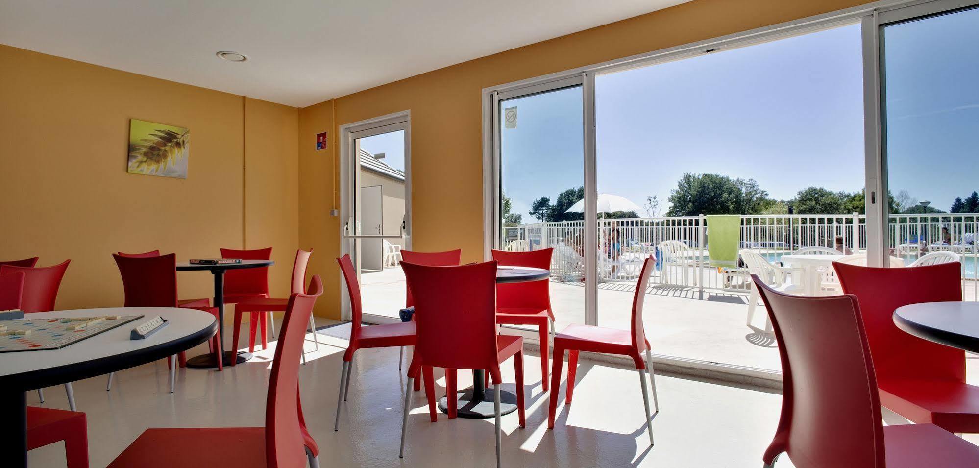 Égletons Vacanceole - Residence Le Domaine Du Bosquet מראה חיצוני תמונה